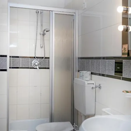 Riviera Szálloda 3*